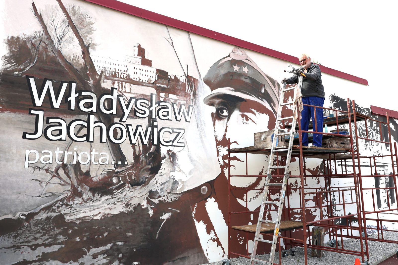 Mural upamiętni kapitana Władysława Jachowicza