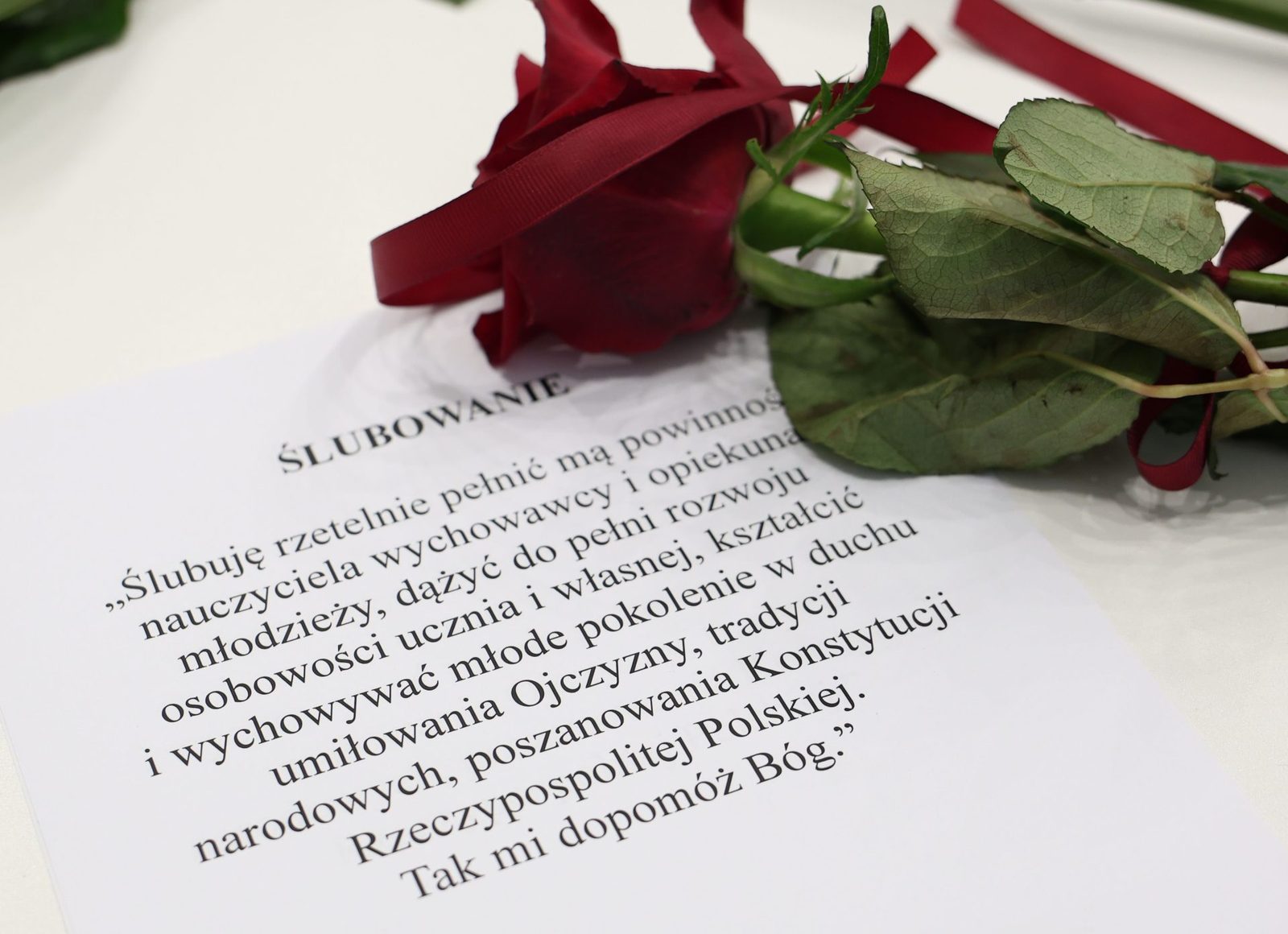 Osiem nauczycielek złożyło ślubowanie po awansie zawodowym