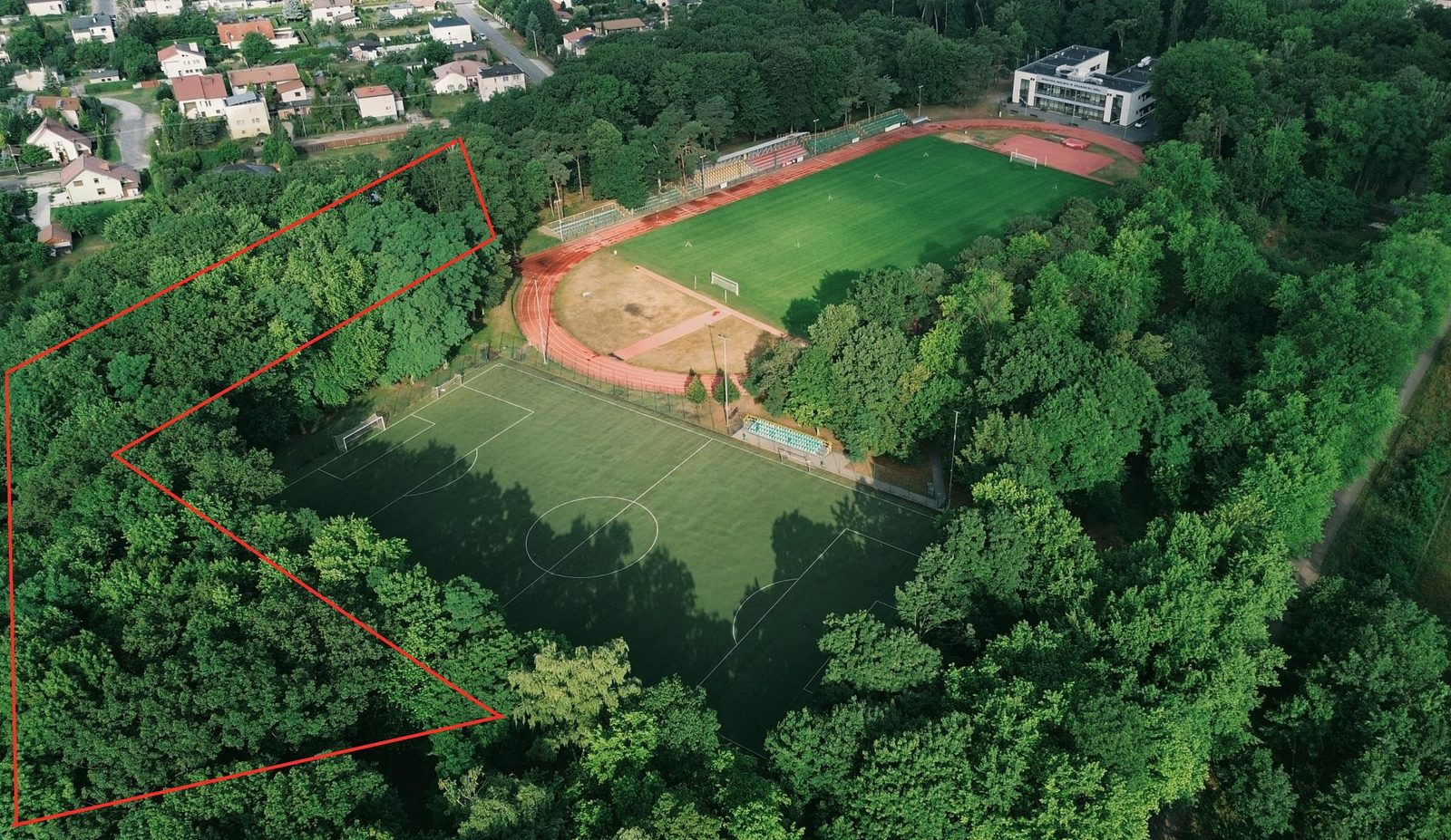 Park linowy z czterema trasami powstanie przy stadionie w Zduńskiej Woli